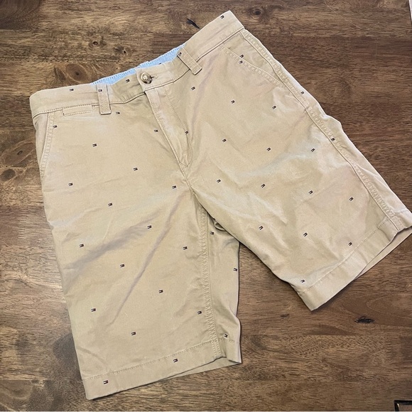 Tommy Hilfiger Kids Boys Khaki Flag Chino Shorts Size 16 - Picture 1 of 12